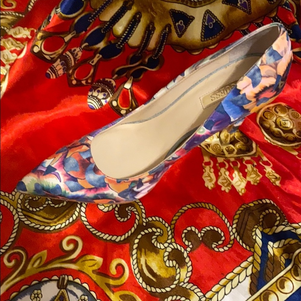 Guess heels